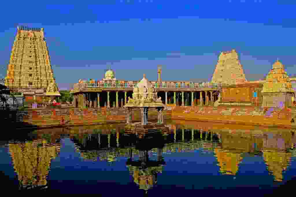 Madurai to Rameshwaram Palani Trichy Thanjavur Chidambaram Thiruvannamalai Pondicherry Kanchipuram chennai Tour Packages